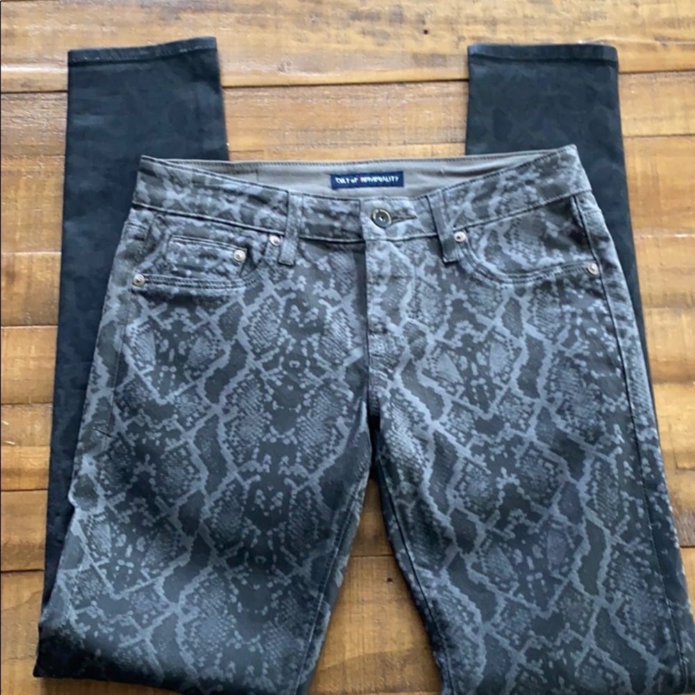 Cult of Individuality Teaser Skinny Snakeskin Jeans 25 NWOT